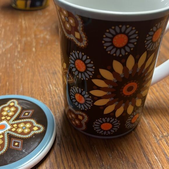 Vera Bradley mug with lid - Picture 3 of 3